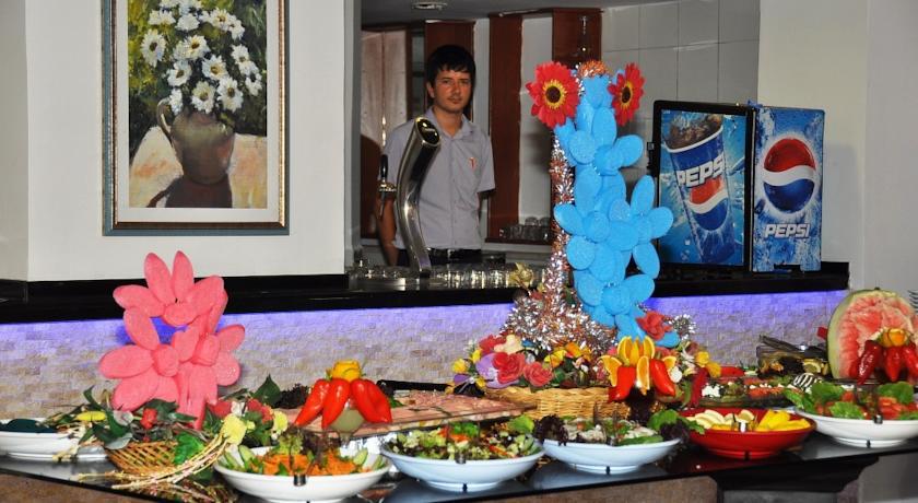 Blue Night Hotel โคนัคคลึ ภายนอก รูปภาพ