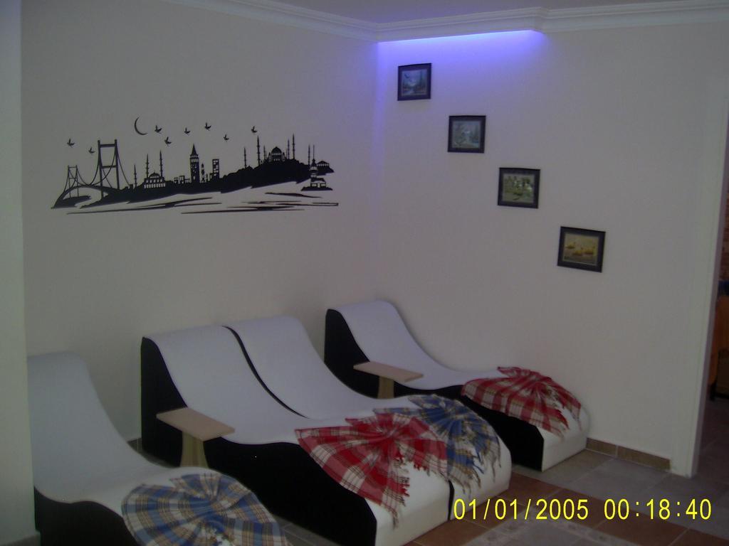 Blue Night Hotel โคนัคคลึ ภายนอก รูปภาพ